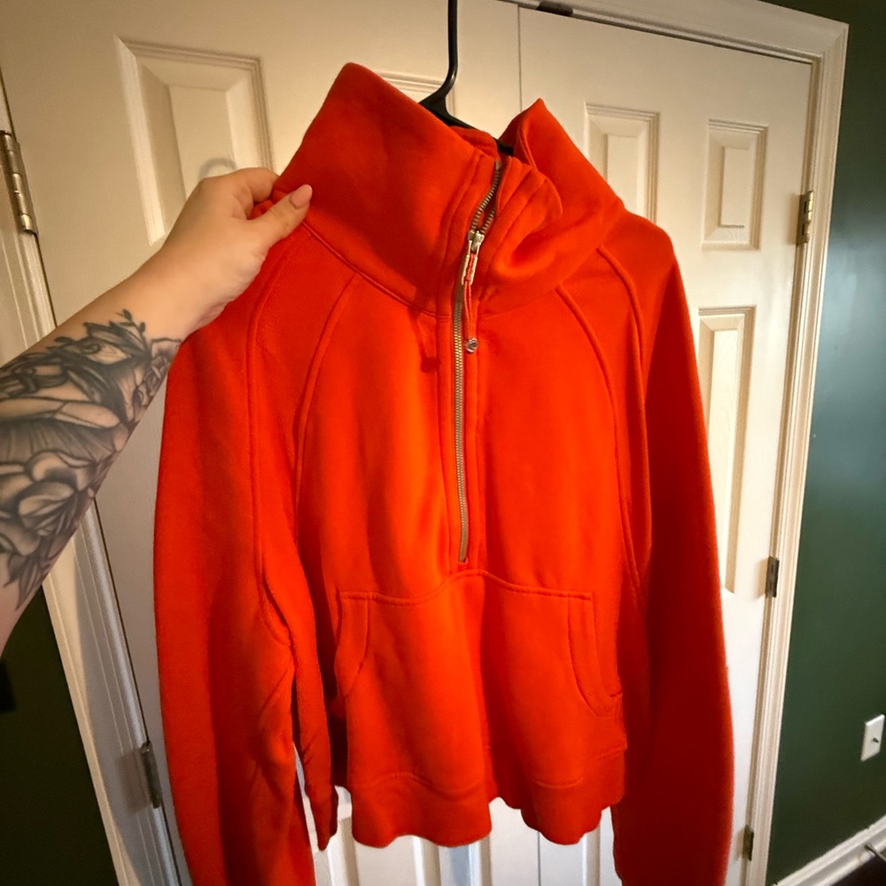 NWOT XL/XXL RETIRED COLOR LULULEMON SCUBA